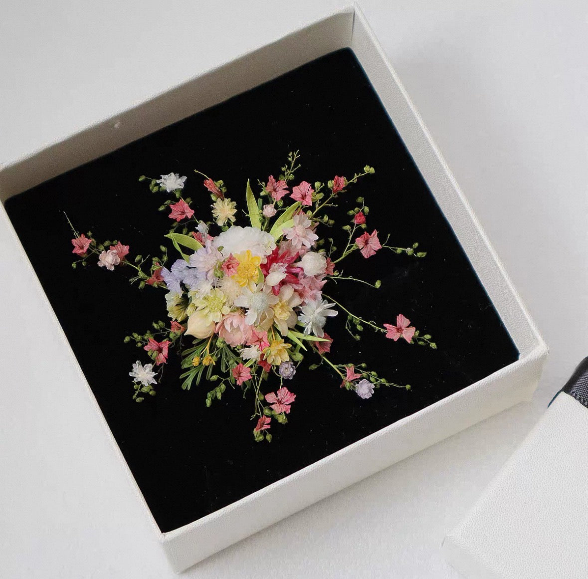 【Spring flowers and branches】The Infinity Collection - Purely handmade custom preserved flower ring